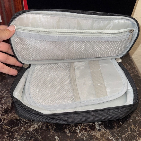 Nintendo Switch Soft Cary Case With Storage - Picture 4 of 7